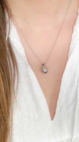 Przejdź do produktu Naszyjnik srebrny KROPLE 